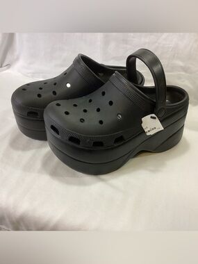 NWT Platform Clog Mules with Back Strap - Black